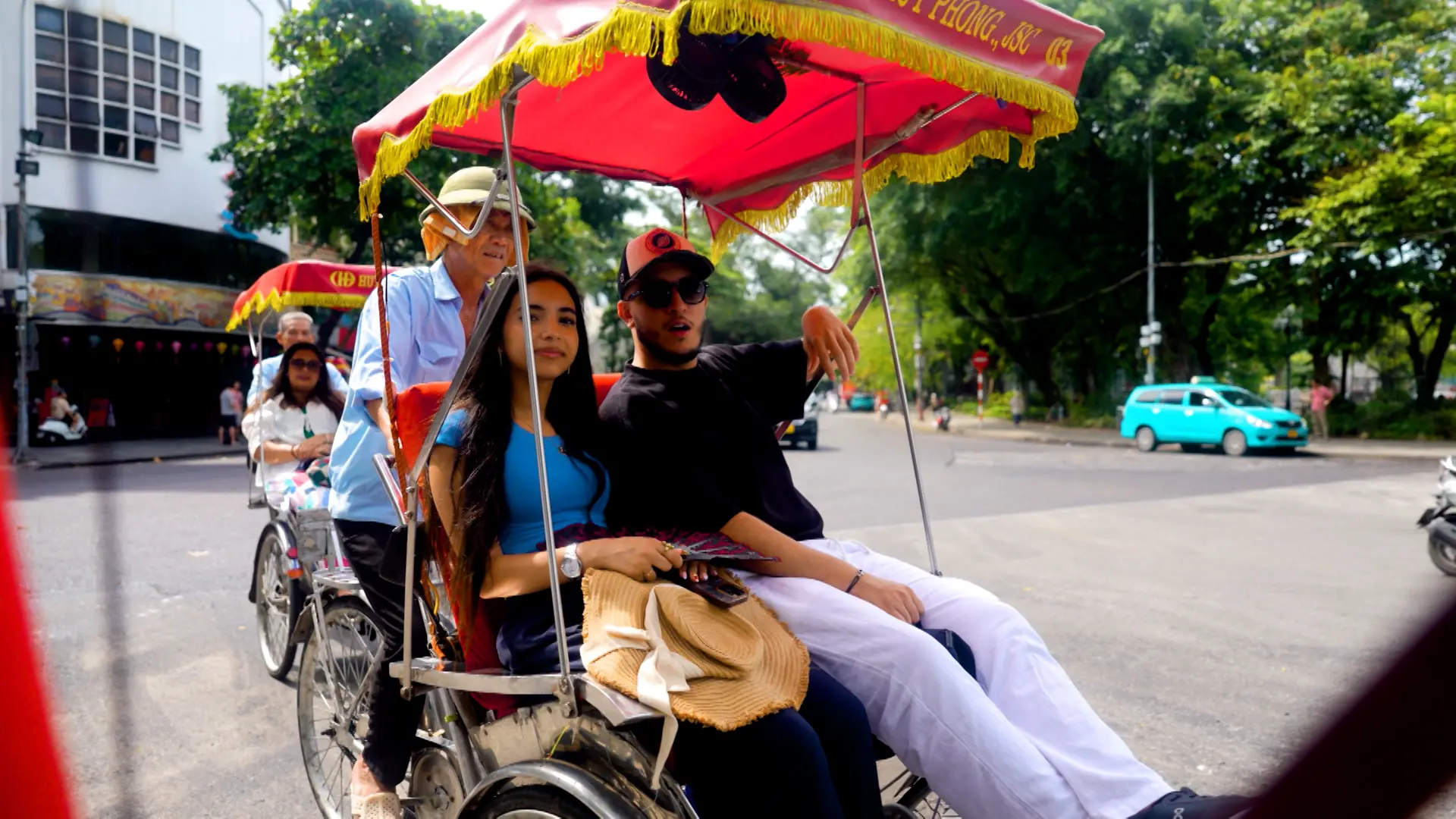 Đi xích lô ngắm Hà Nội | Hà Nội đến để yêu | 14/08/2025
